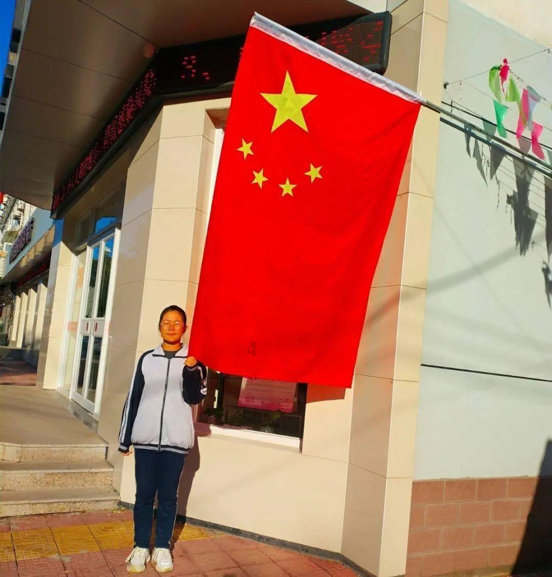 2000元的耳机失而复得“南方小土豆”为民警寄来锦旗