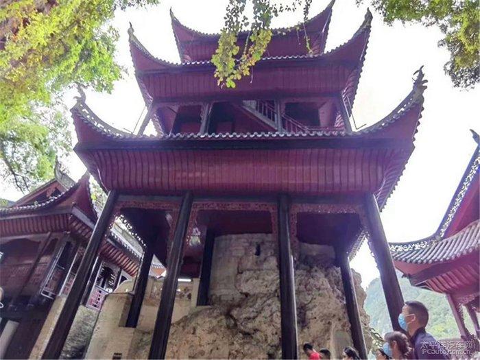 空中抛枪